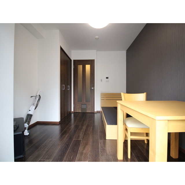 プレール・ドゥーク板橋本町Ⅲ501号室 洋室約6.0帖/家具付