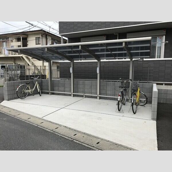 クレッセントコート 駐輪場