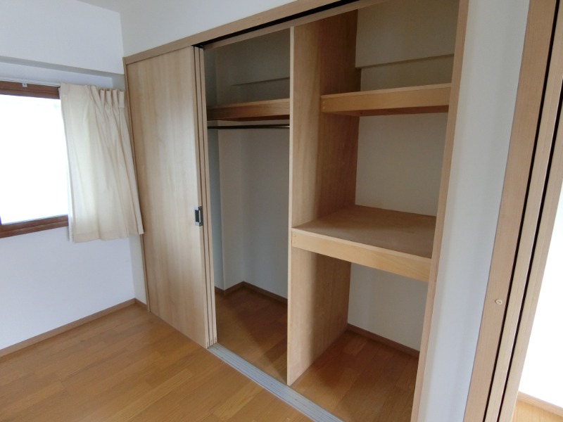 鶯谷富士パーム 収納