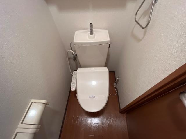 メゾン・トランタンヌーフ205号室 トイレ