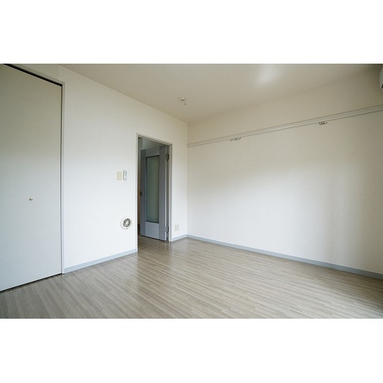 Ｙ’Ｓ　ＨＯＵＳＥ0101号室 居室