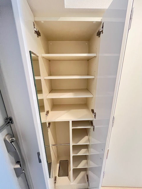 レジディア上落合3階 収納