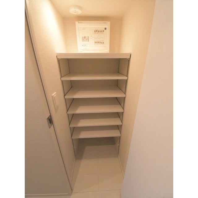 ラクレイス横濱関内0101号室 内観