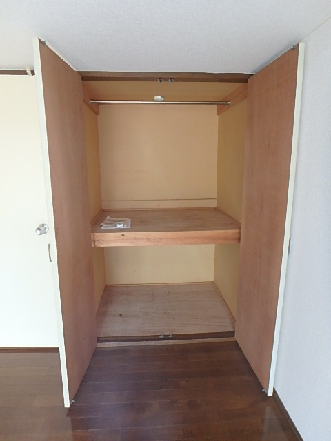 コーポラスカイトA2階 収納