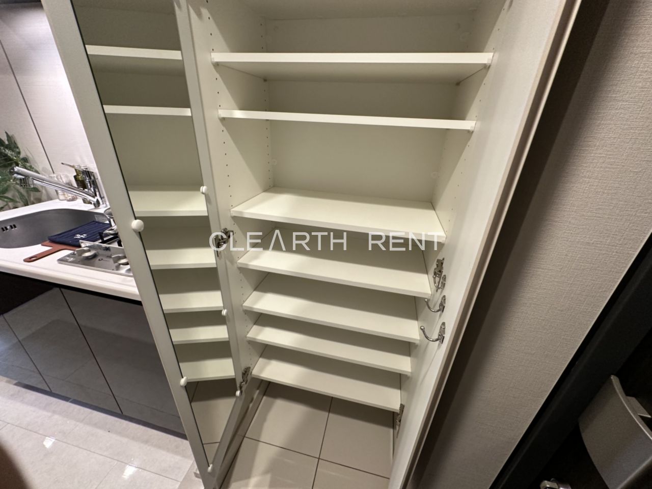 コンシェリア品川南 ＴＨＥ ＧＲＡＮＤ ＲＥＳＩＤＥＮＣＥ3階 ★トール型下足入れ★写真はモデルルームです★