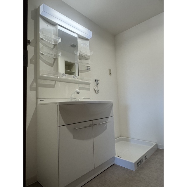 サン・ファミーユ5階 内観