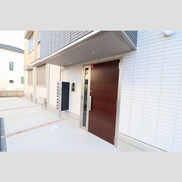 ファミリア　エテルナ エントランス