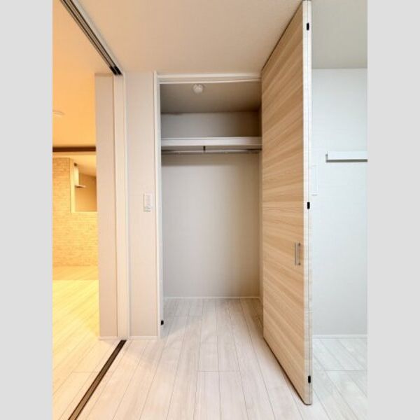 フレジア101号室 洋室クローゼット♪