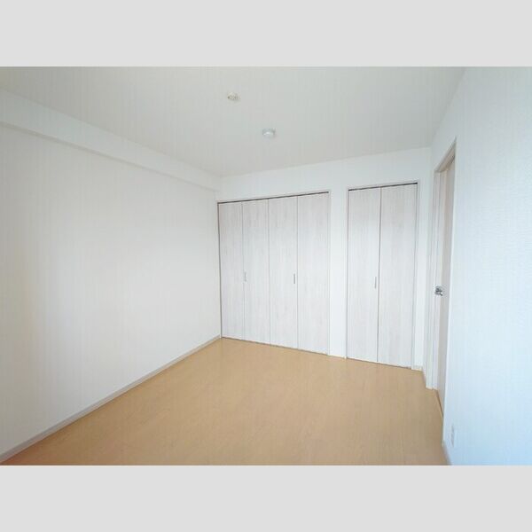 グランヴェールにしすな301号室 洋室6.1帖(別角度)