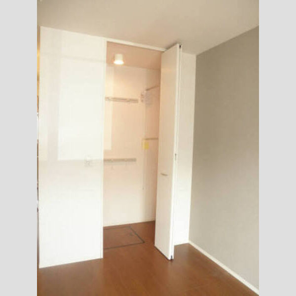 コモド・KⅡ ワンステップクローゼット