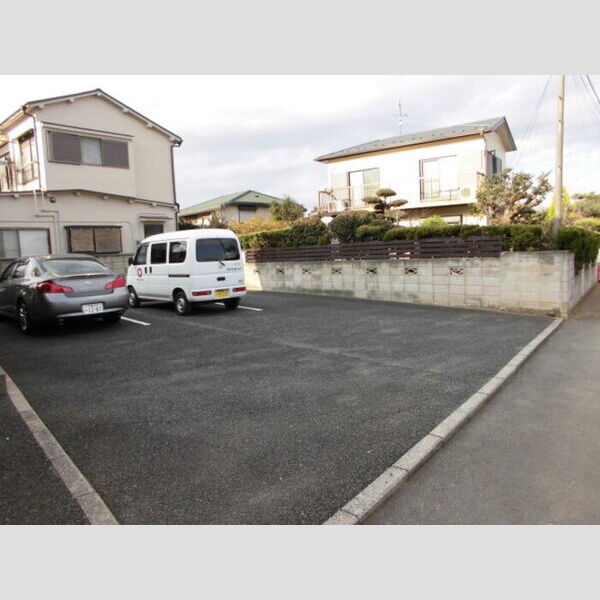 ブルック幕張 駐車場