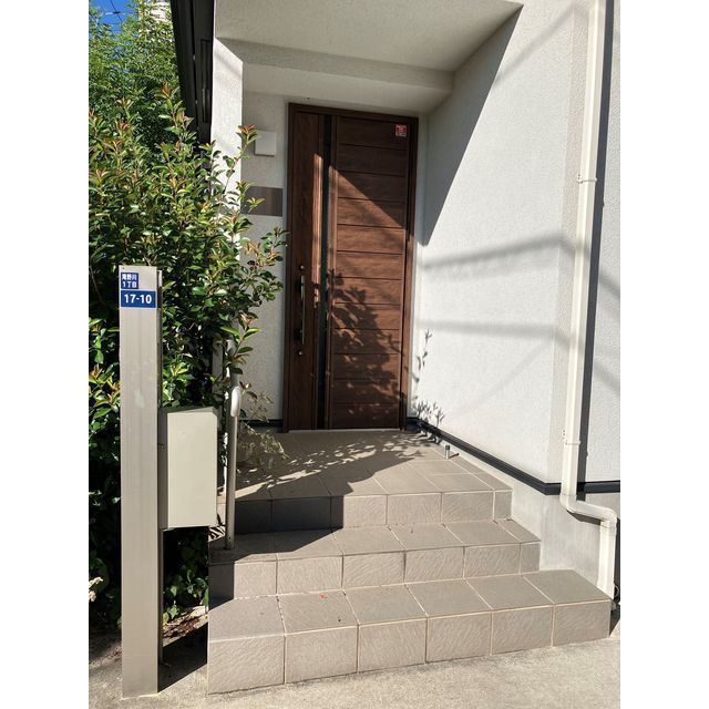 ポプラ倶楽部２５ 玄関外側　2025年7月撮影