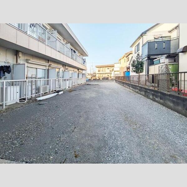 ジュネス昭島 駐車場