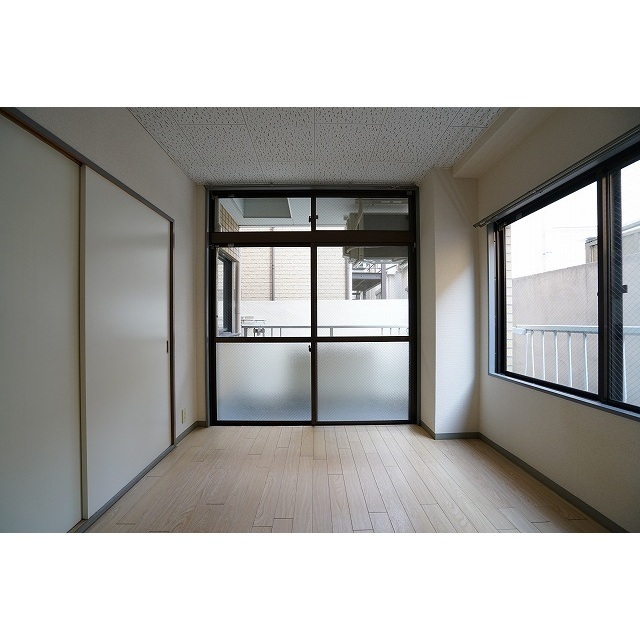 プロヴィデンス秀洋0101号室 洋室