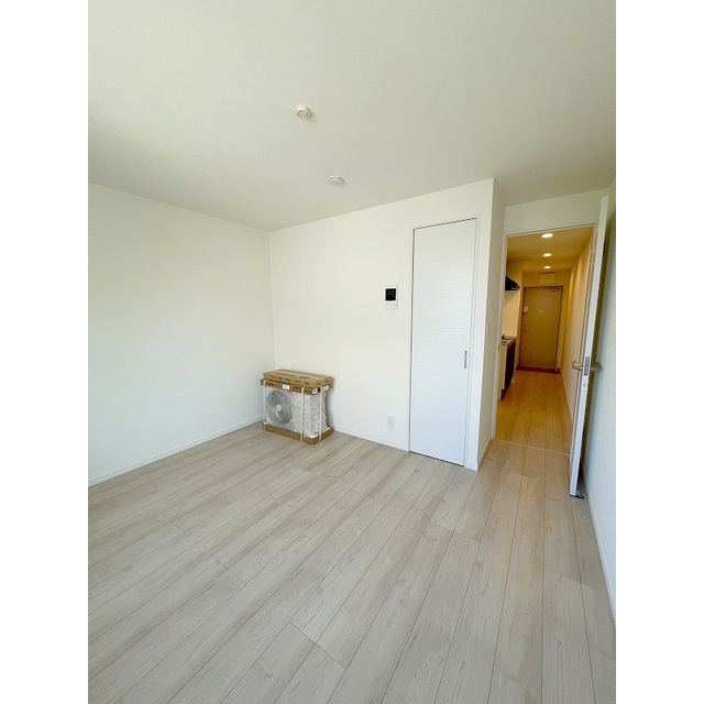 CALME201号室 白を基調とした明るい室内