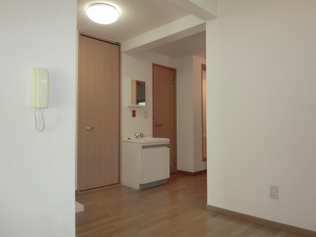 カサ・デ・コリーナ0305号室 内観