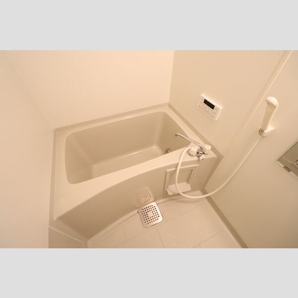 ラフィーネBaba102号室 浴室