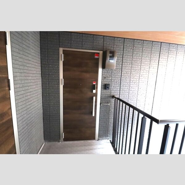 With Grace Heaven303号室 玄関ドア