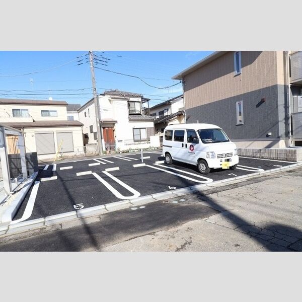 ソレアード202号室 駐車場