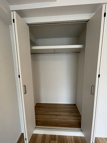コスモ新小岩サウスコート クロゼット（バルコニー側の洋室）
