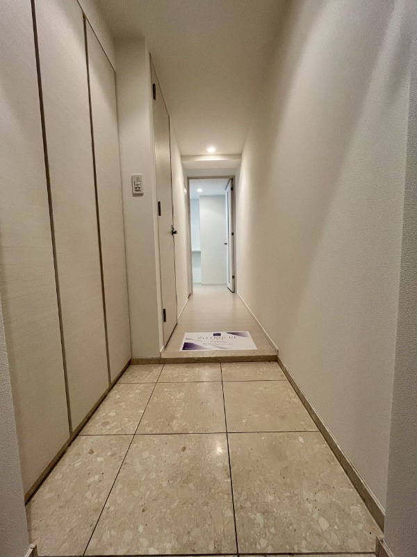 レジディア白金高輪1階 玄関