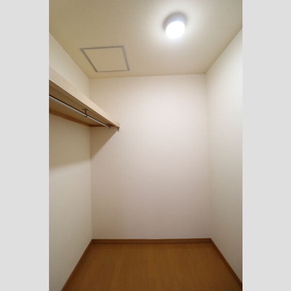 Royal Garden 400&16　ABCDD103号室 同建物別部屋の参考画像