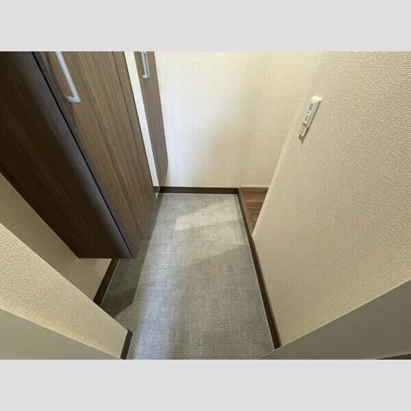 ハイクレスト103号室 玄関