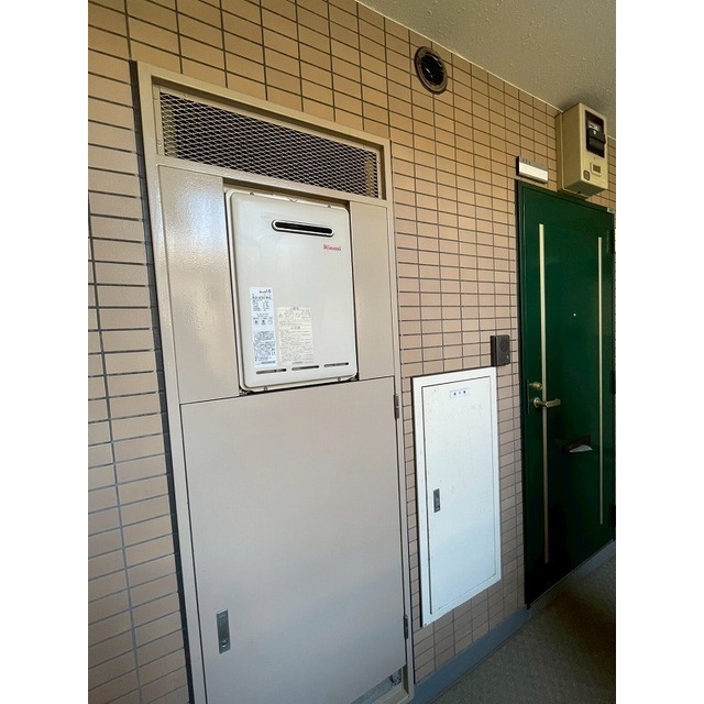 ダイホープラザ千歳烏山Ａ棟0406号室 給湯器