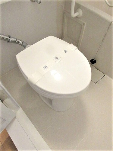 ライオンズマンション関内第２ トイレ　3点ユニットバス　※2021年11月撮影時