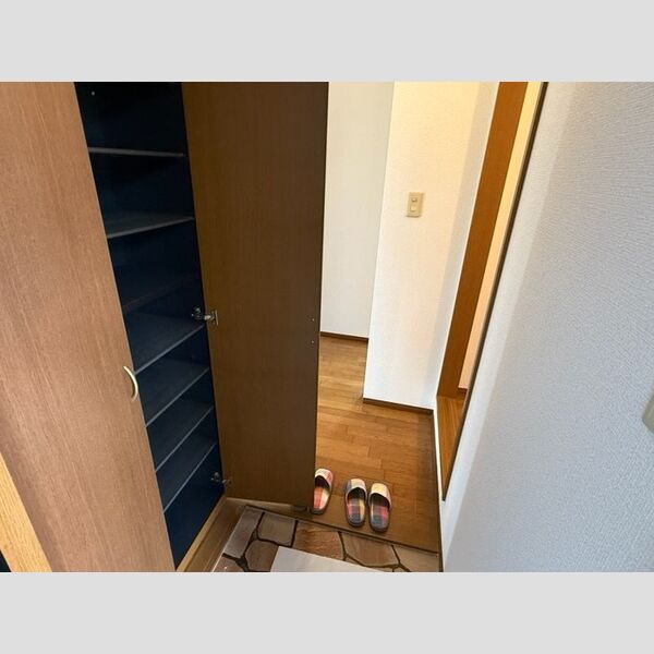 メゾン・ブルーノ 玄関