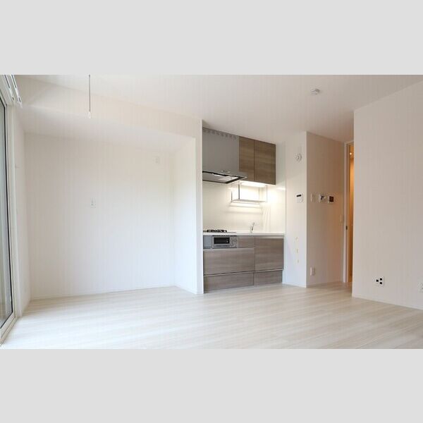 ラ・パーチェ305号室 リビング