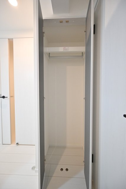 Ｔｈｅ　Ｒｅｓｉｄｅｎｃｅ　Ｎｉｈｏｎｂａｓｈｉ3階 クローゼット（LDK）