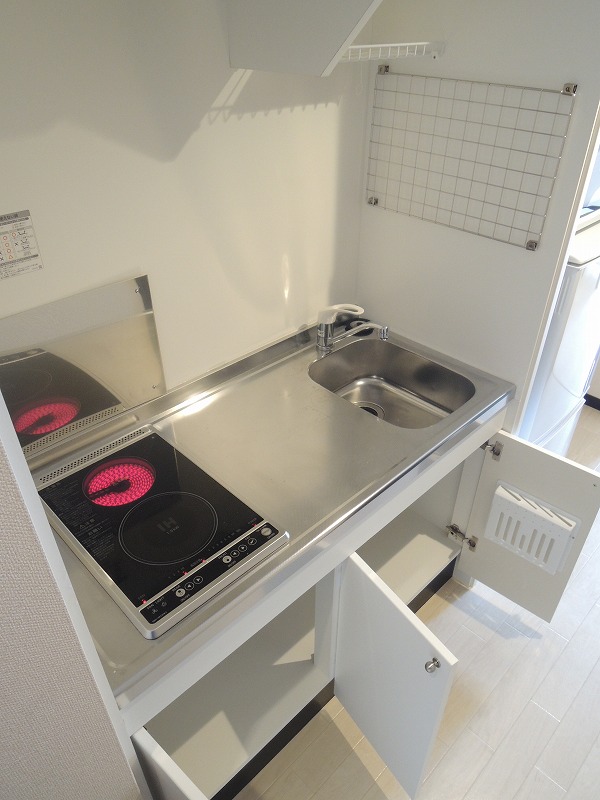 レオネクストアルカディア203号室 屋根付き駐輪場完備