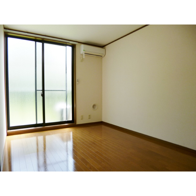 アムール HAPPINESS202号室 リビング