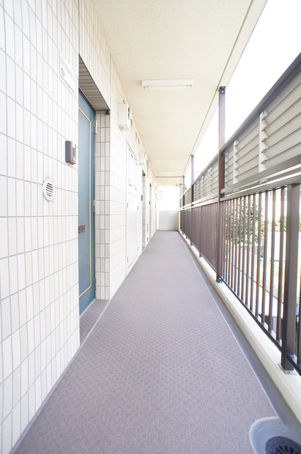 サワークレスト0102号室 共用廊下