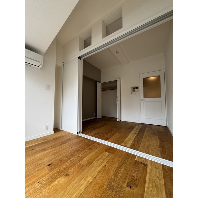 オーパスホームズ三田0703号室 リビング