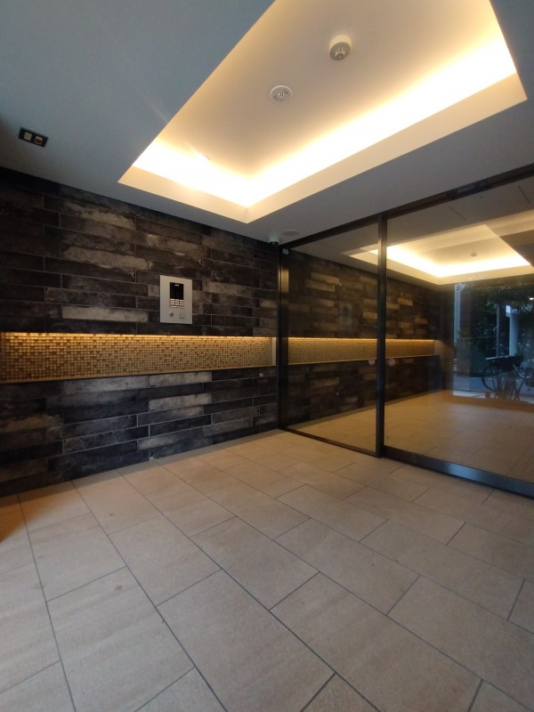 ヴァースクレイシア赤羽 エントランス