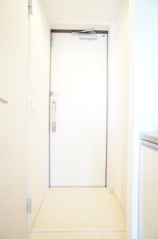 リブリ・ヒルトップ スクエア1階 玄関