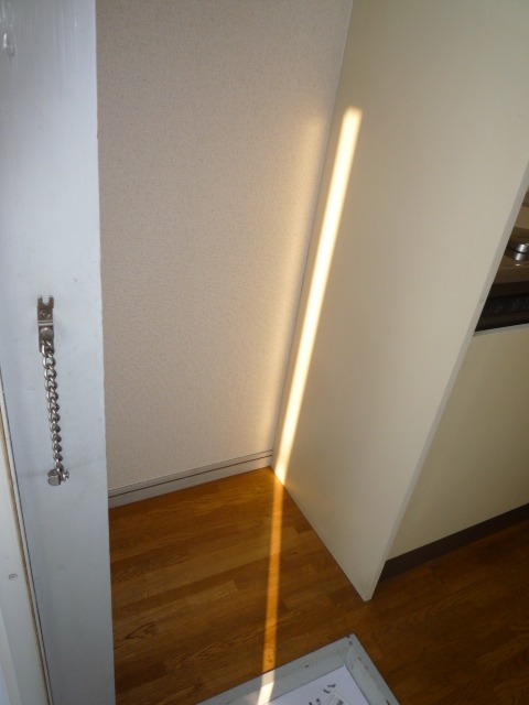 コリーヌ・F2階 ※別号室写真　冷蔵庫置き場