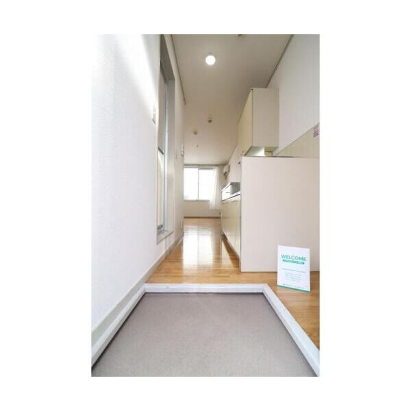 エステートピア金沢文庫203号室 玄関