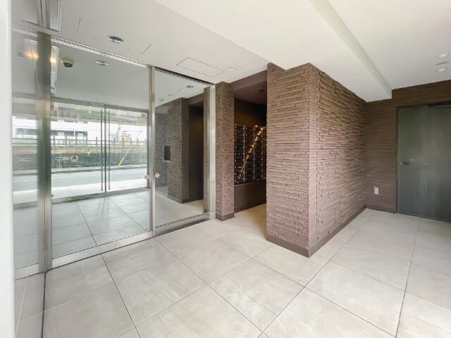 パークフラッツ横濱平沼橋3階 エントランス