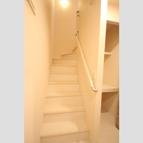 ラマージュ　Ⅷ205号室 205階段