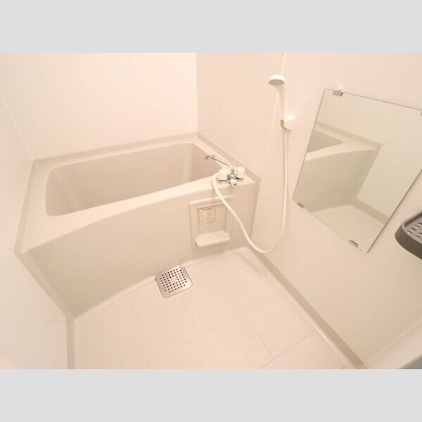 ヴィラ・グランメール208号室 浴室