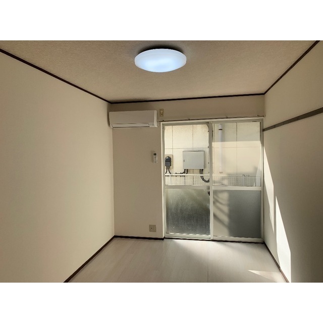 カレッジハウスⅥ102号室 内観