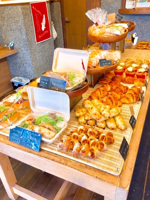 クレイノほっと熊谷203号室 パンと惣菜と珈琲と。まで80ｍ お惣菜も美味しいお店です。