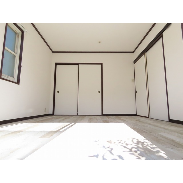 リヴェールシモネＢ 南側洋室1