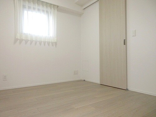 サンウッドフラッツ新宿四谷三丁目8階 洋室約4.3畳