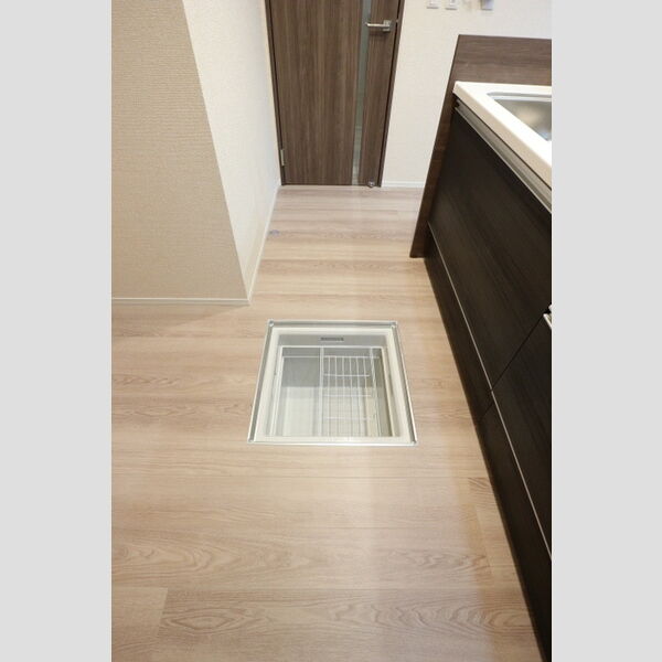 カミーノ　コモド　Camino　Comodo102号室 床下収納