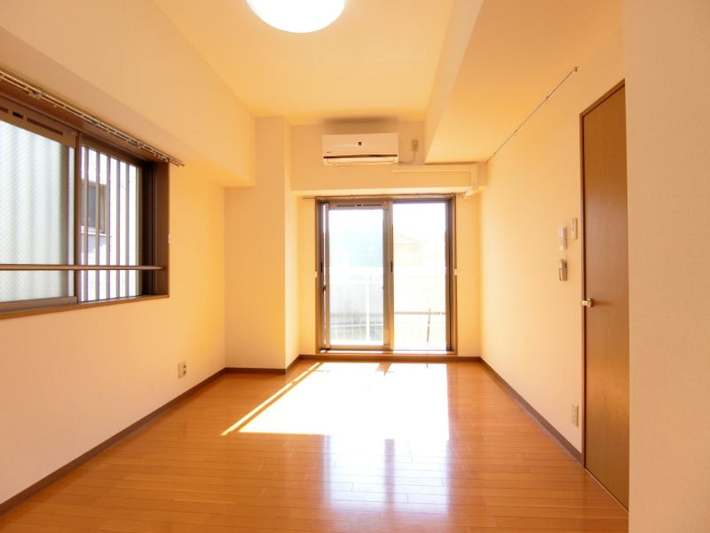 プリオール・オオフチ リビング