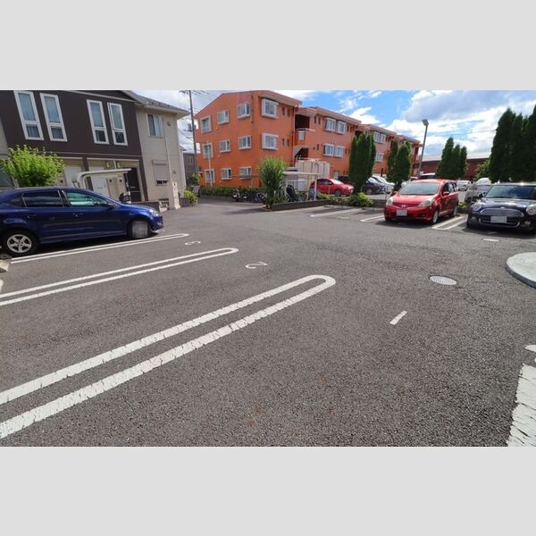 シェーングラース　B 駐車場